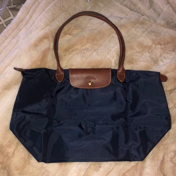 Longchamp Handbags - NEW Navy Blue Longchamp Le Pliage Tote